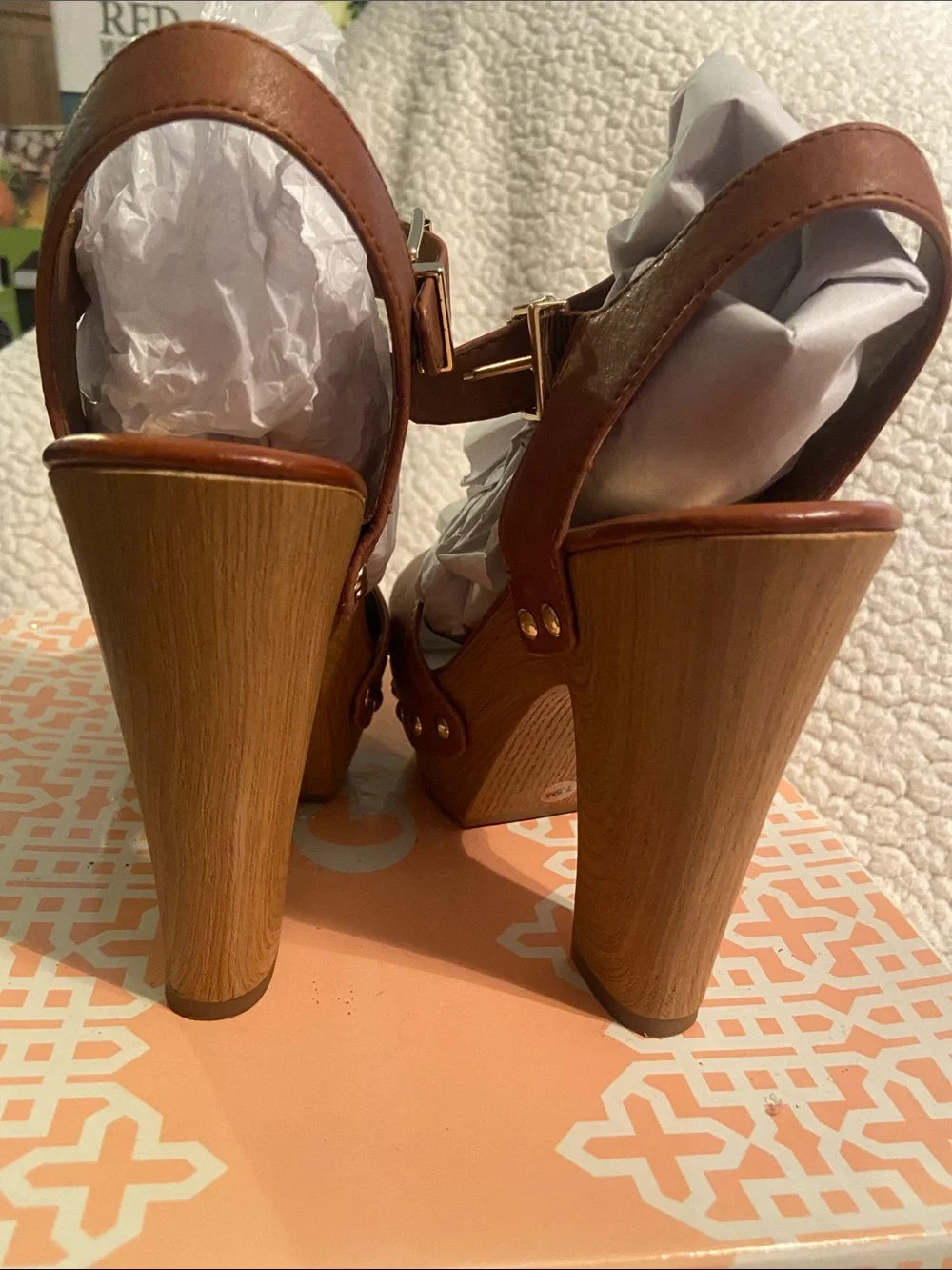 Gianni Bini Brown Platform T-Strap Sandals with Gold Buckle